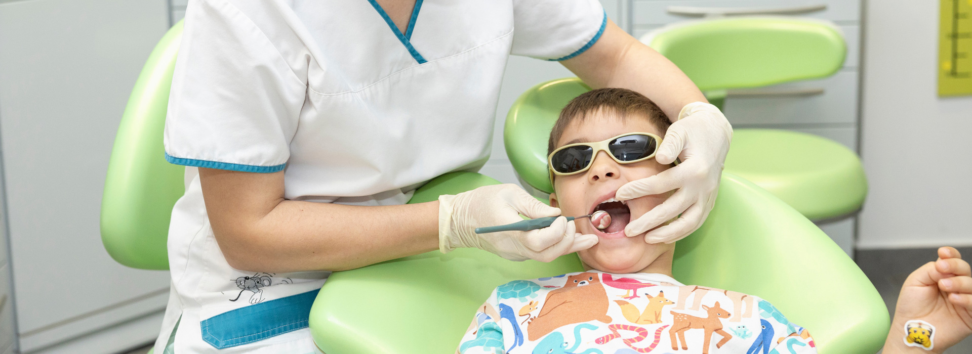 Παιδοδοντίατρος Βίκυ Ορ. Τασιούλα Οδοντίατρος Α.Π.Θ., ειδικευθείσα στην Παιδοδοντιατρική M Dent Sci Leeds Dental Institute, UK | Οδοντίατρος για παιδιά, εφήβους και ειδικούς ασθενείς | Πάροδος Γ. Ολυμπίου 1, 60132 Κατερίνη